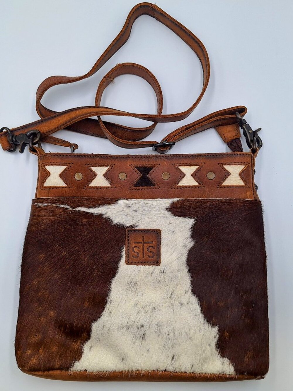 STS Ranchwear Leather Cowhide Crossbody Purse Western Hourglass Pattern
